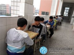 瀘縣石橋中學(xué)舉辦學(xué)生象棋比